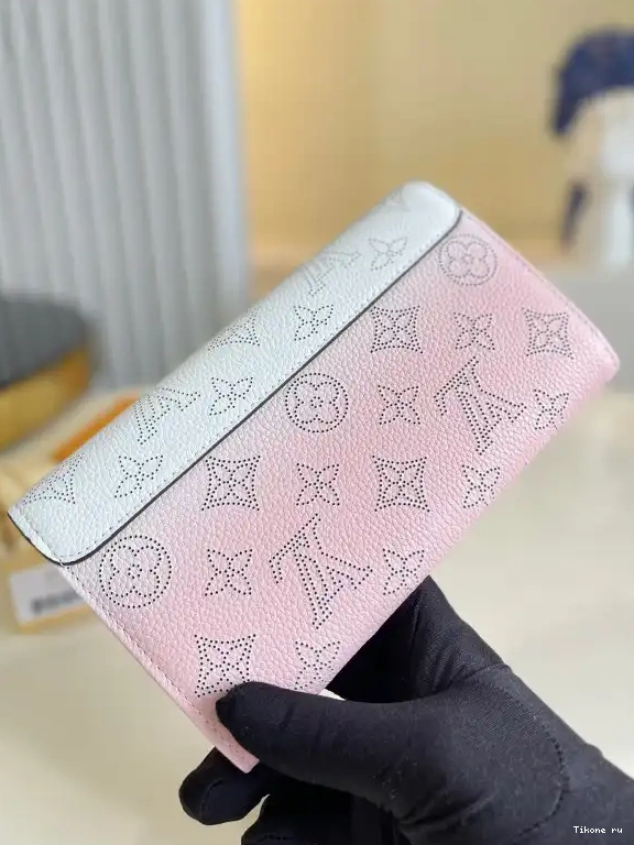 Cheap VUITTON IRIS WALLET LOUIS 0507